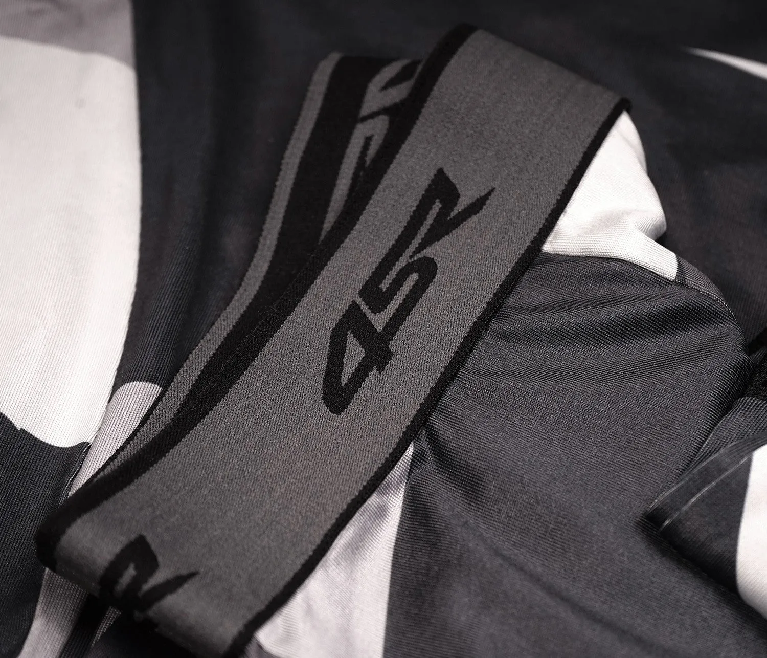 Base Pants Six-Pack Camo
