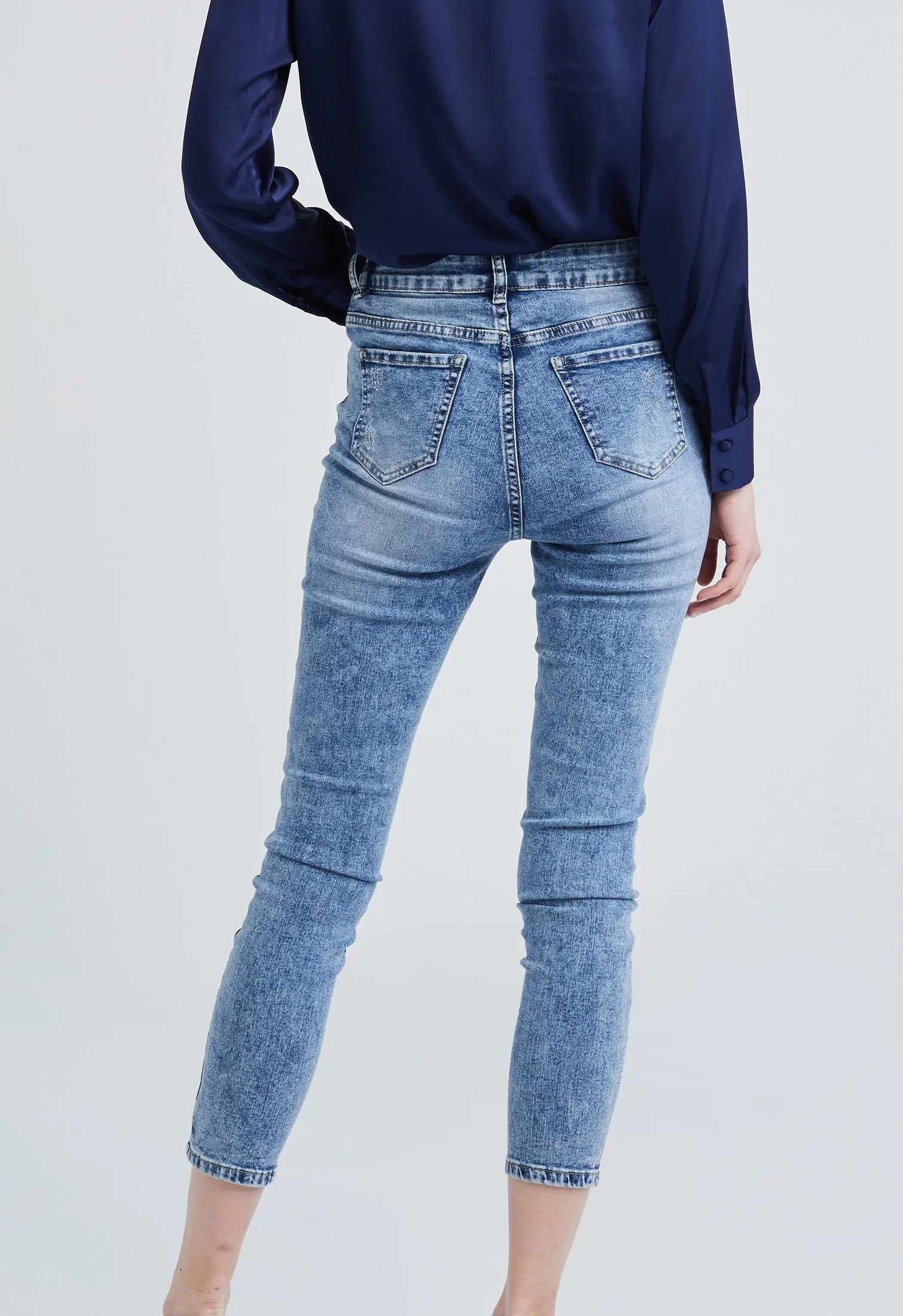 Ripped Denim Washed Jeans