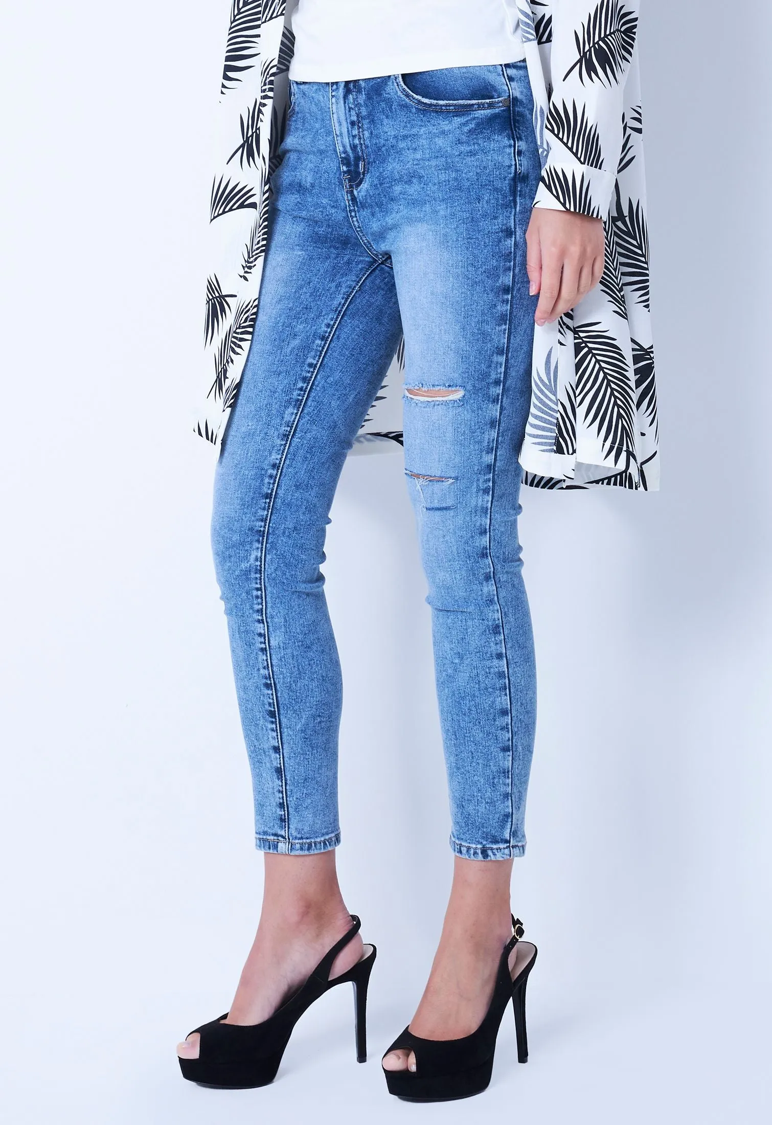 Ripped Denim Washed Jeans