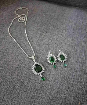 Zevarly Preity Shape Pendant Set with Chain